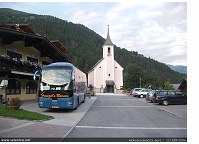 Viehhofen je horské městečko se 700 sty obyvateli. Nachází se uprostřed údolí Glemmertal, obklopen zelenými vrcholky, leží v nadm. výšce 856 m. 